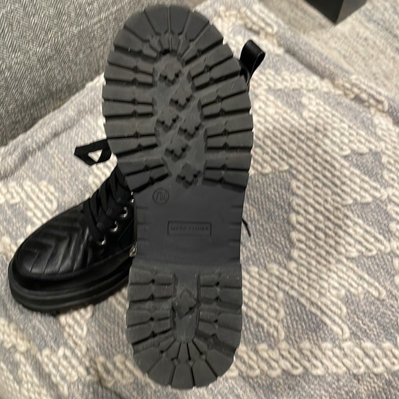 Marc Fisher size 7 black boots - Picture 5 of 7